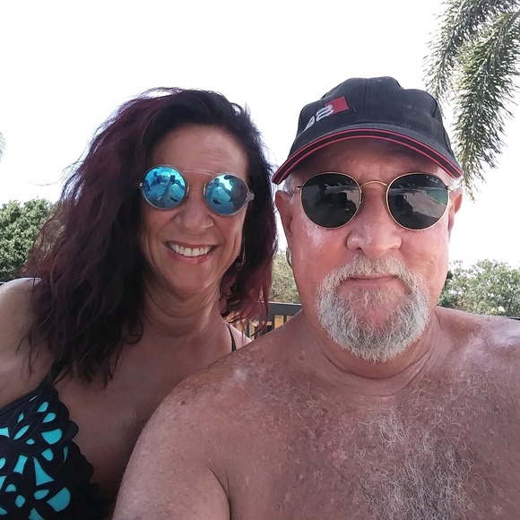 Meet your Posher, Laura - Picture 1 of 1